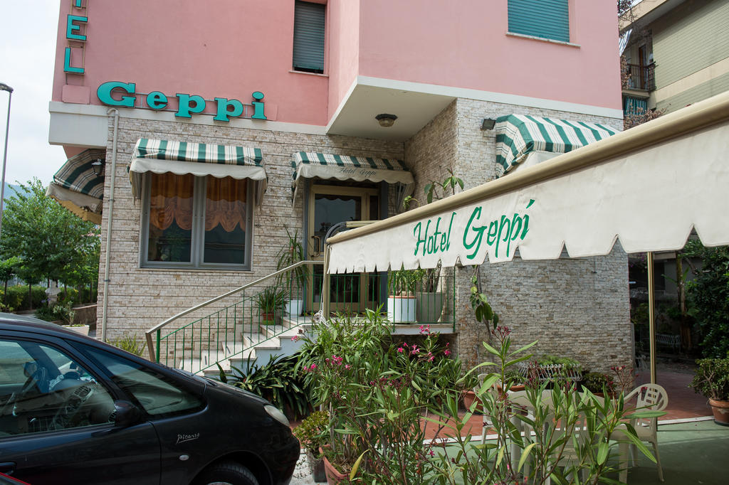 פייטרה ליגורה Hotel Geppi מראה חיצוני תמונה